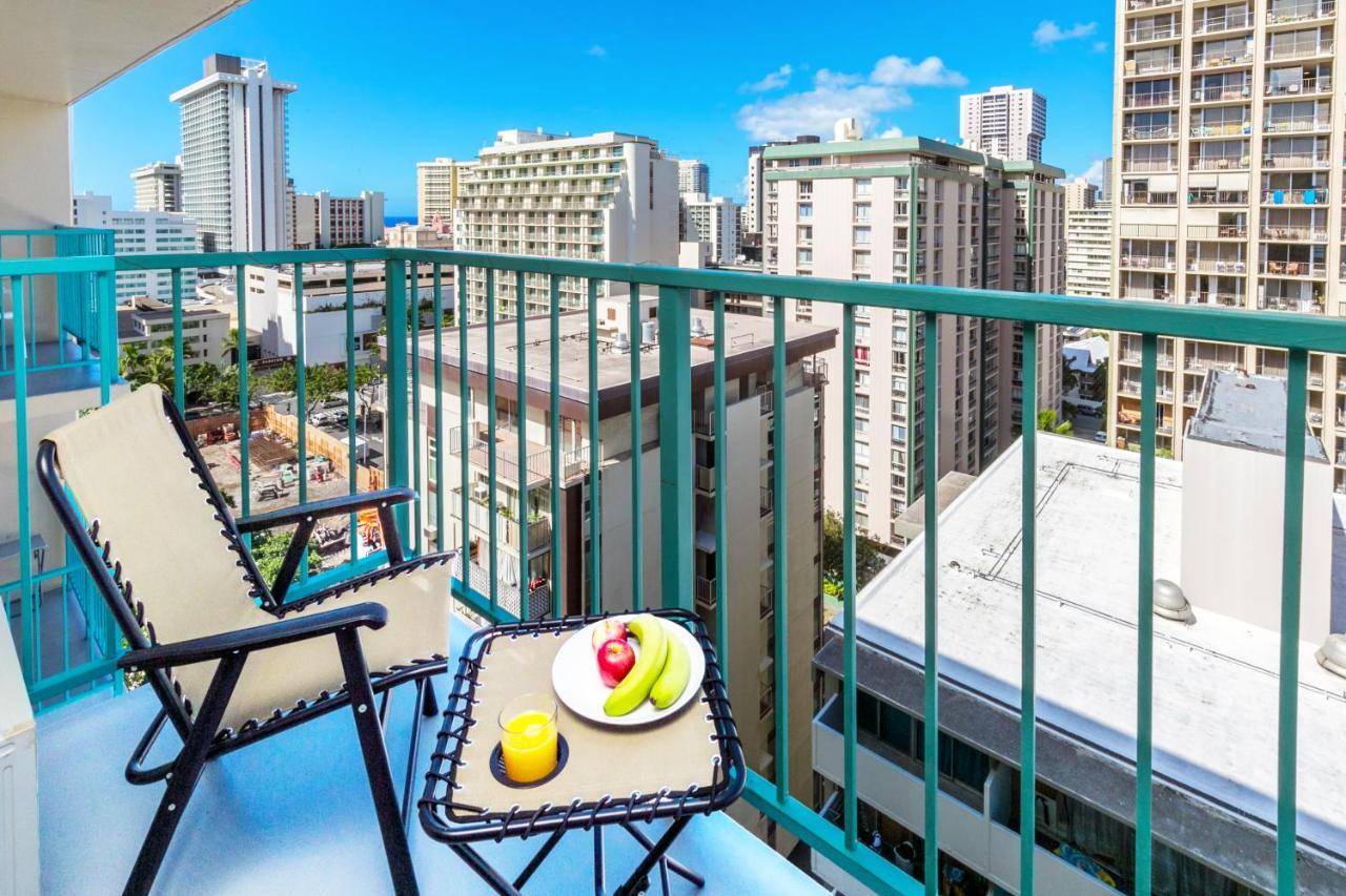 Aloha Vibes Await! Stylish Condo At Aloha Surf - Mountain And City Views Honolulu Eksteriør bilde