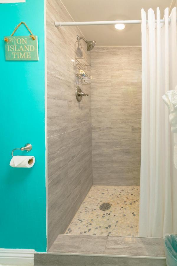 Aloha Vibes Await! Stylish Condo At Aloha Surf - Mountain And City Views Honolulu Eksteriør bilde