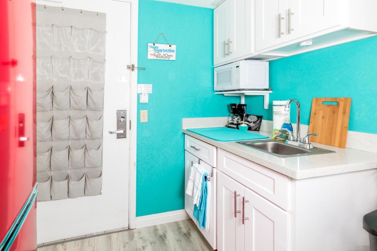 Aloha Vibes Await! Stylish Condo At Aloha Surf - Mountain And City Views Honolulu Eksteriør bilde